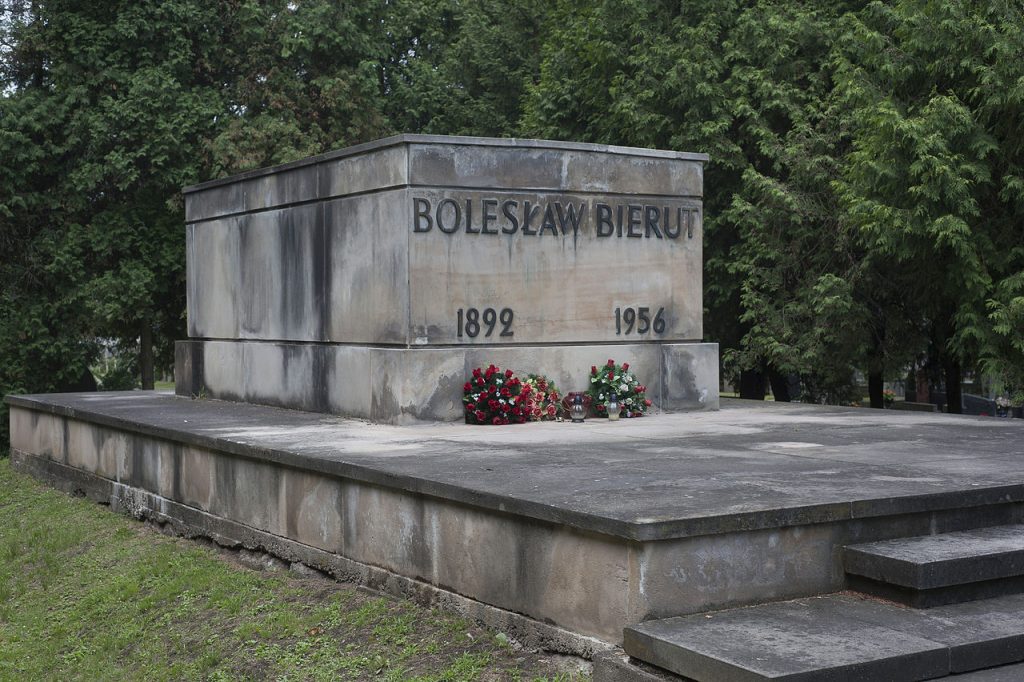 Grób Bolesława Bieruta. Fot. Cezary Piwowarski /  Wikipedia