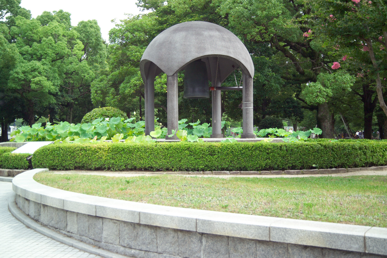 Dzwon w Hiroszimie. Fot. Wikipedia