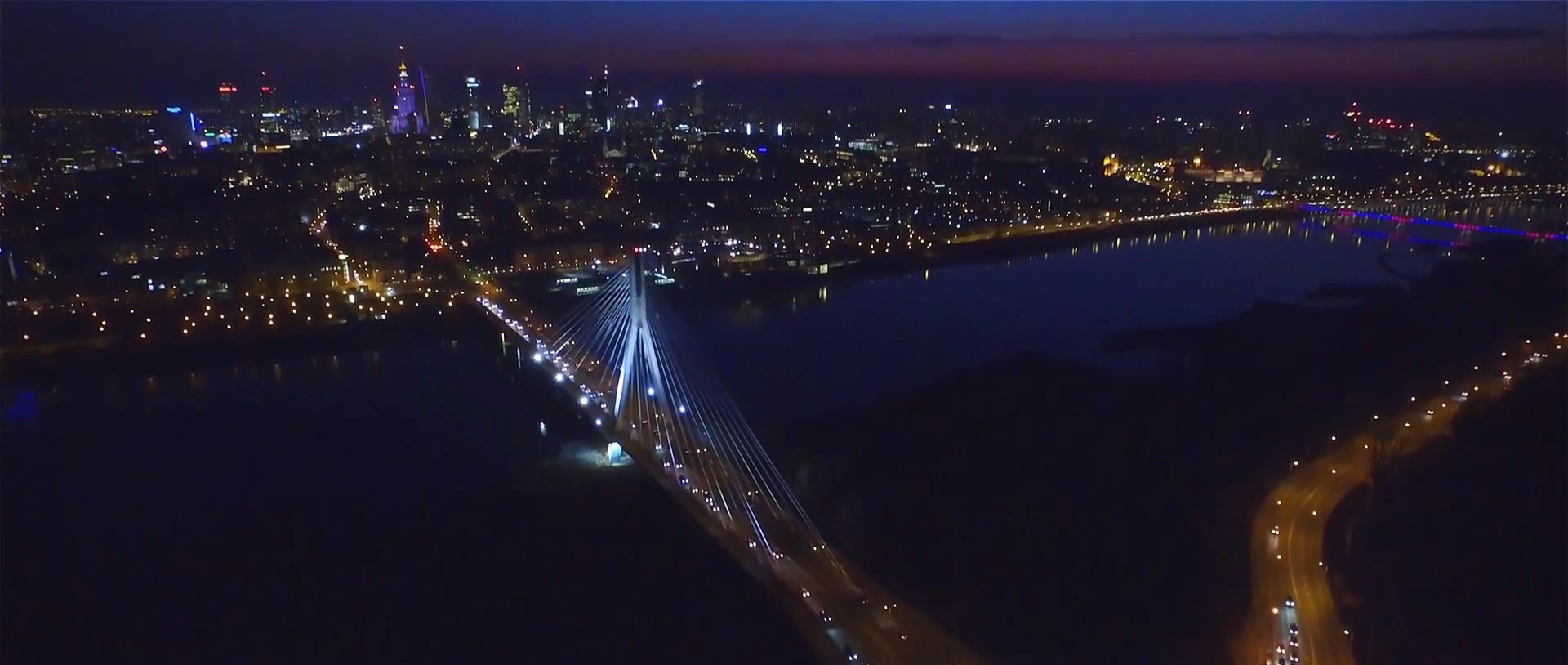 Kadr z filmu promującego Mitsubishi