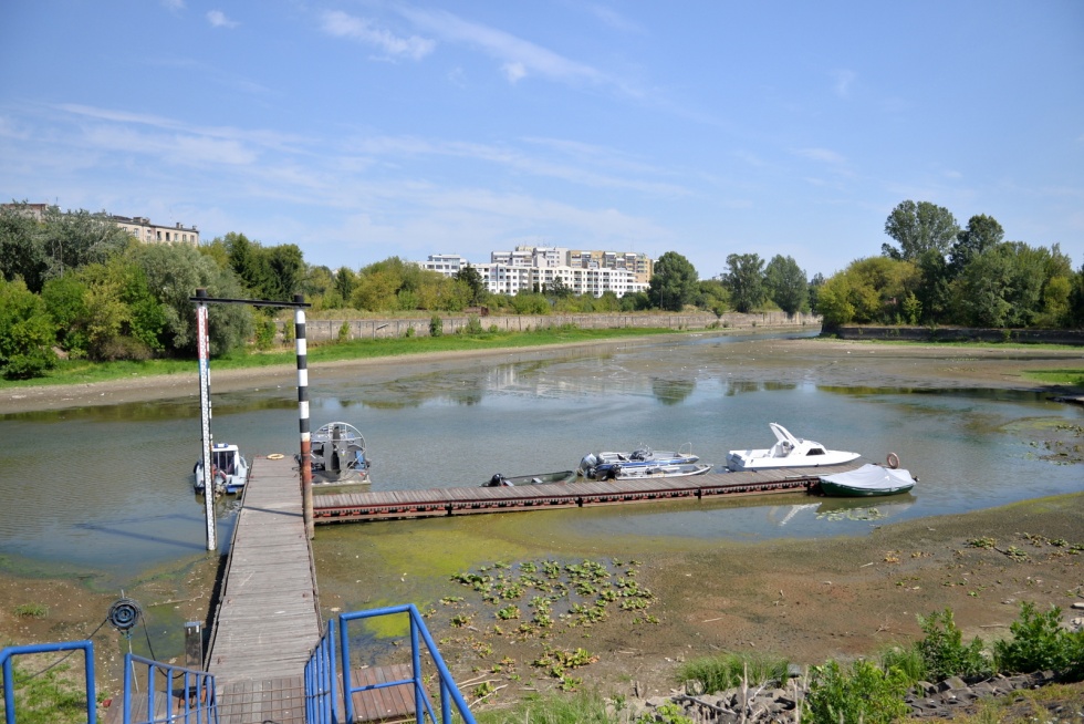 fot. Rekordowo niski poziom wody w Wiśle.Fot. R.Motyl UM Warszawa