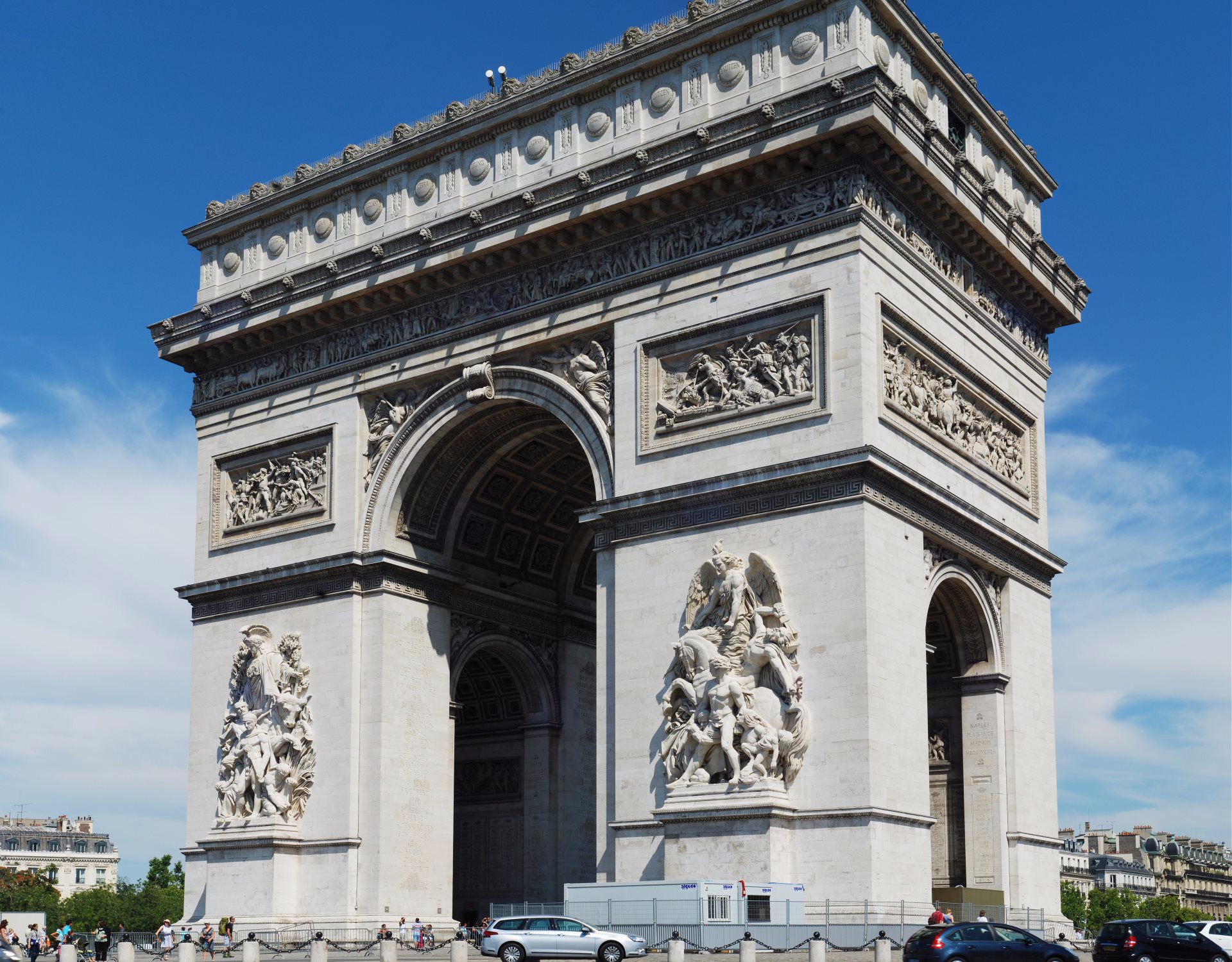 Łuk Triumfalny w Paryżu. Fot. Wikipedia.pl