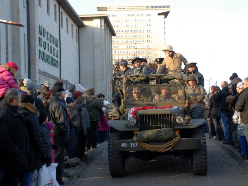 fot. Żołnierze i Jeep Willis z defilady historycznej. Fot. R.Motyl