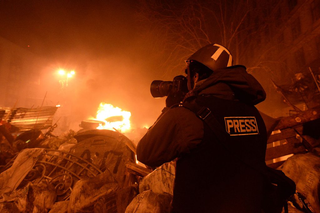 Korespondent wojenny w Kijowie w 2014 roku. Fot. Mstyslav Chernov / Wikipedia