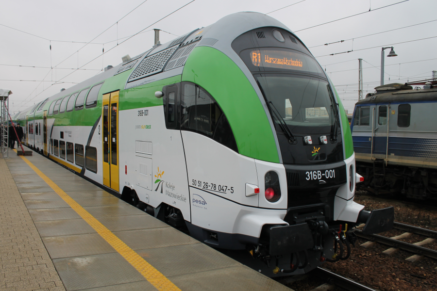 Wagon sterowniczy 316B-001 na stacji Warszawa Wschodnia. Fot. Jakub Murat, Wikipedia
