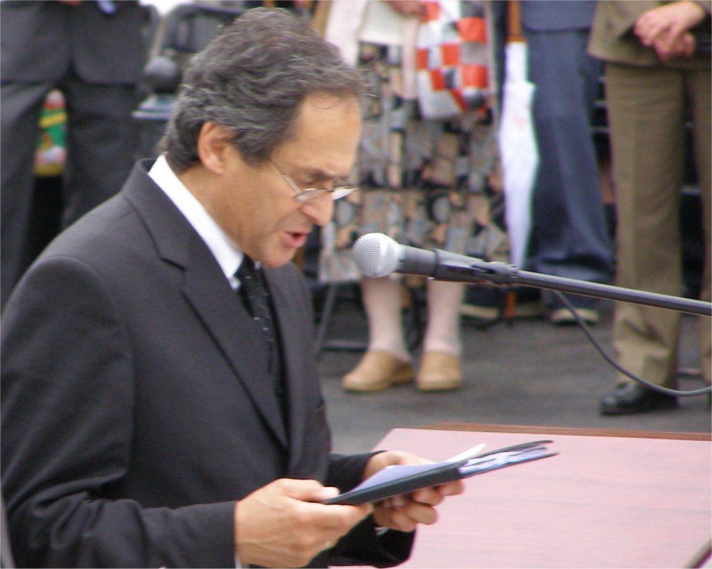 Jerzy Zelnik podczas obchodów 62. rocznicy powstania warszawskiego, Warszawa 1 sierpnia 2006. Fot. Zu /  Wikipedia