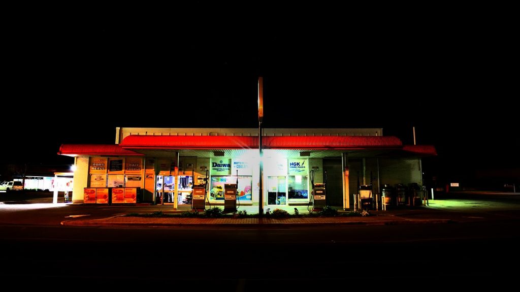 gas-station-924055_1280