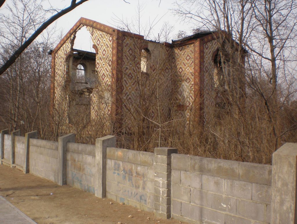 By Mikiapole3 - http://warszawa.wikia.com/wiki/Plik:Willa_Granzowa_2010_(1).JPG, CC BY-SA 2.5, https://commons.wikimedia.org/w/index.php?curid=17688749