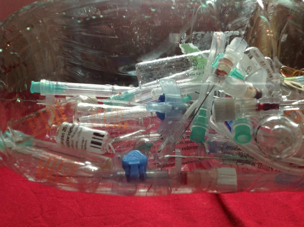 syringes-332713_1280