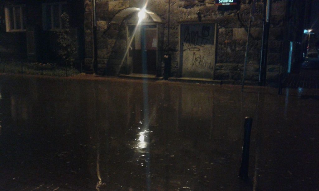 Fot. Bogusława Szmit/ ul Siewierska od strony ul Białobrzeskiej zalana