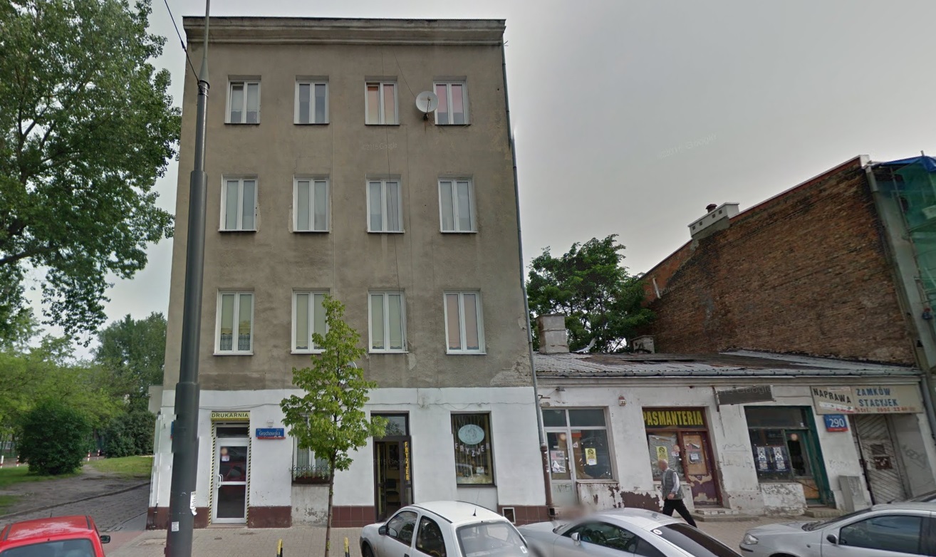 Kamienice, które widoczne są w tle Sempolińskiego współcześnie (Grochowska 290). Fot. Google Street View
