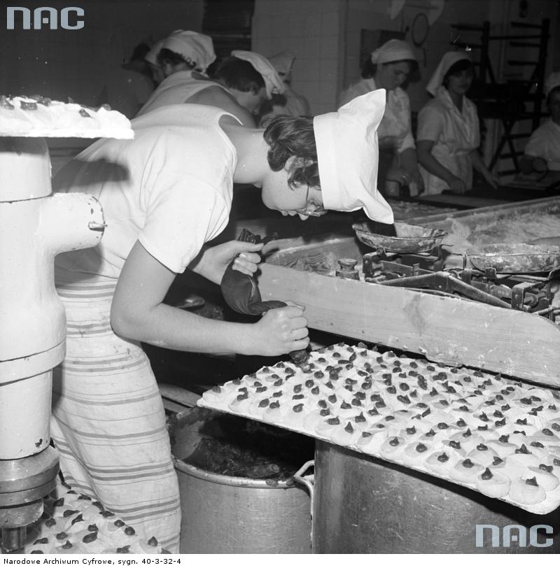 Cukiernia Blikle, 1978 rok, Warszawa. Fot. Narodowe Archiwum Cyfrowe