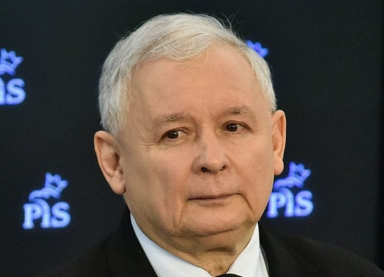Jarosław Kaczyński chodzi o kulach. Pogorszył się jego ...