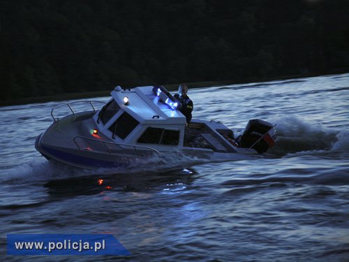 Tragedia na jeziorze podczas majówki. Dwie osoby nie żyją, sternik był kompletnie pijany.
