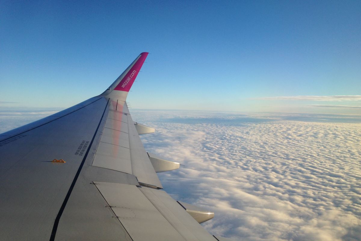 Nagły strajk i paraliż lotów. Setki odwołanych połączeń. Utrudnienia dotykają także Polskę