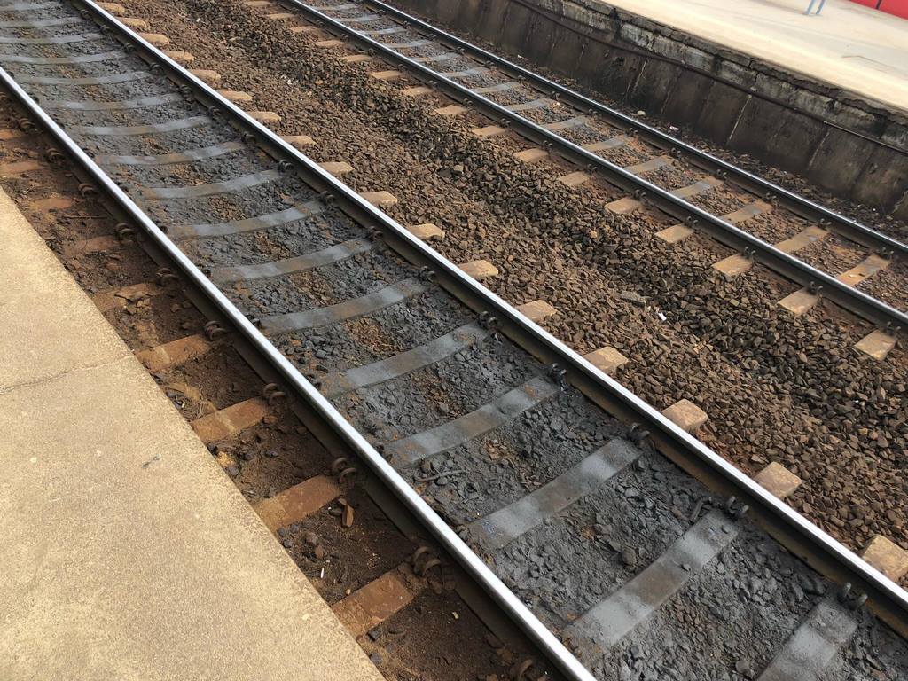 Tragedia na Mazowszu. Pociąg Intercity wykoleił się po zderzeniu z ciężarówką. Nie żyje pasażerka