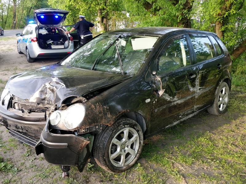 Samochód przewrócił się na bok Warszawa W Pigułce