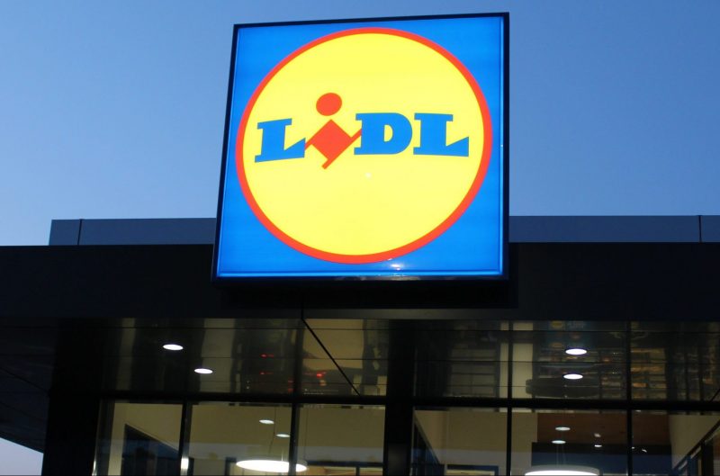Lidl went crazy with promotions on Monday.  Customers love it.  A limit has been provided for the following article