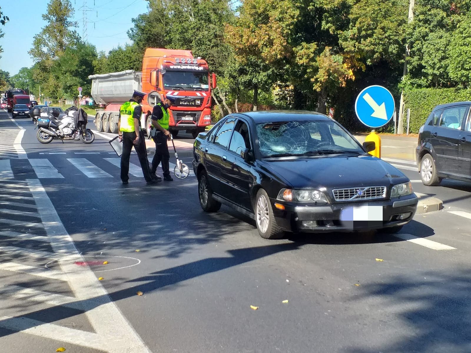 Nie żyje rowerzysta potrącony przez samochód w Wawrze