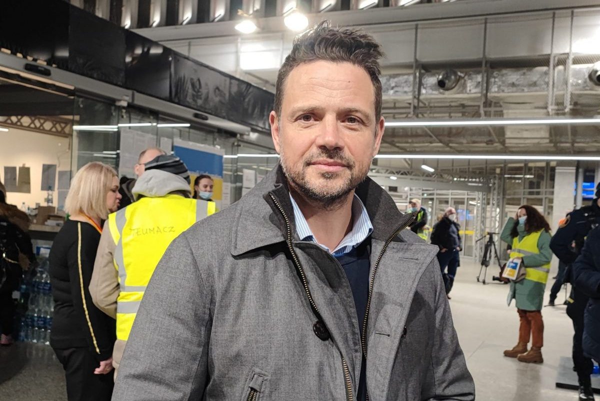 Warszawa szykuje się na ekstremalne mrozy. Rafał Trzaskowski zwołał sztab kryzysowy. Powstaną m.in. ogrzewane namioty przy przystankach