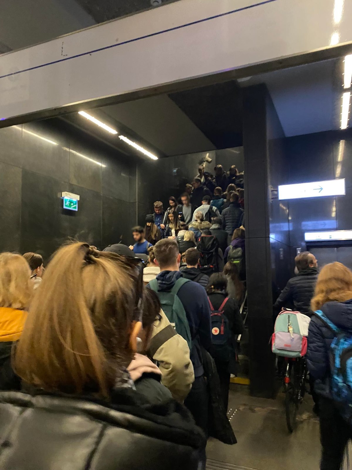 Czytelnicy boją się tam chodzić! Czy na łączniku M1 z M2 musi dojść do tragedii?