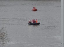 Ratownicy podczas akcji na Wiśle. Fot. Warszawa w Pigułce