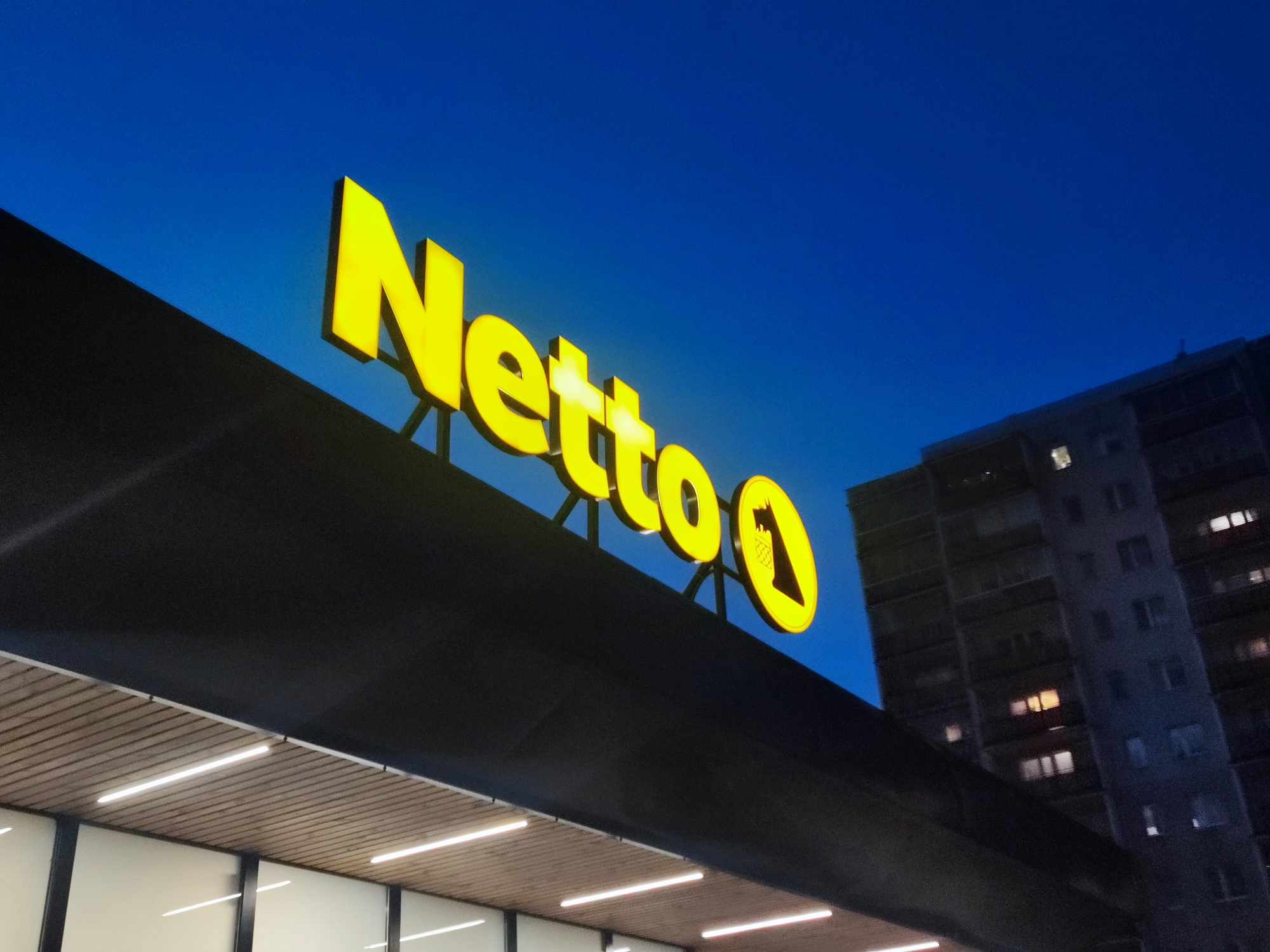 Wielka promocja w Netto. Polacy kupują na zapas. Bierzesz cztery, za dwa nie płacisz