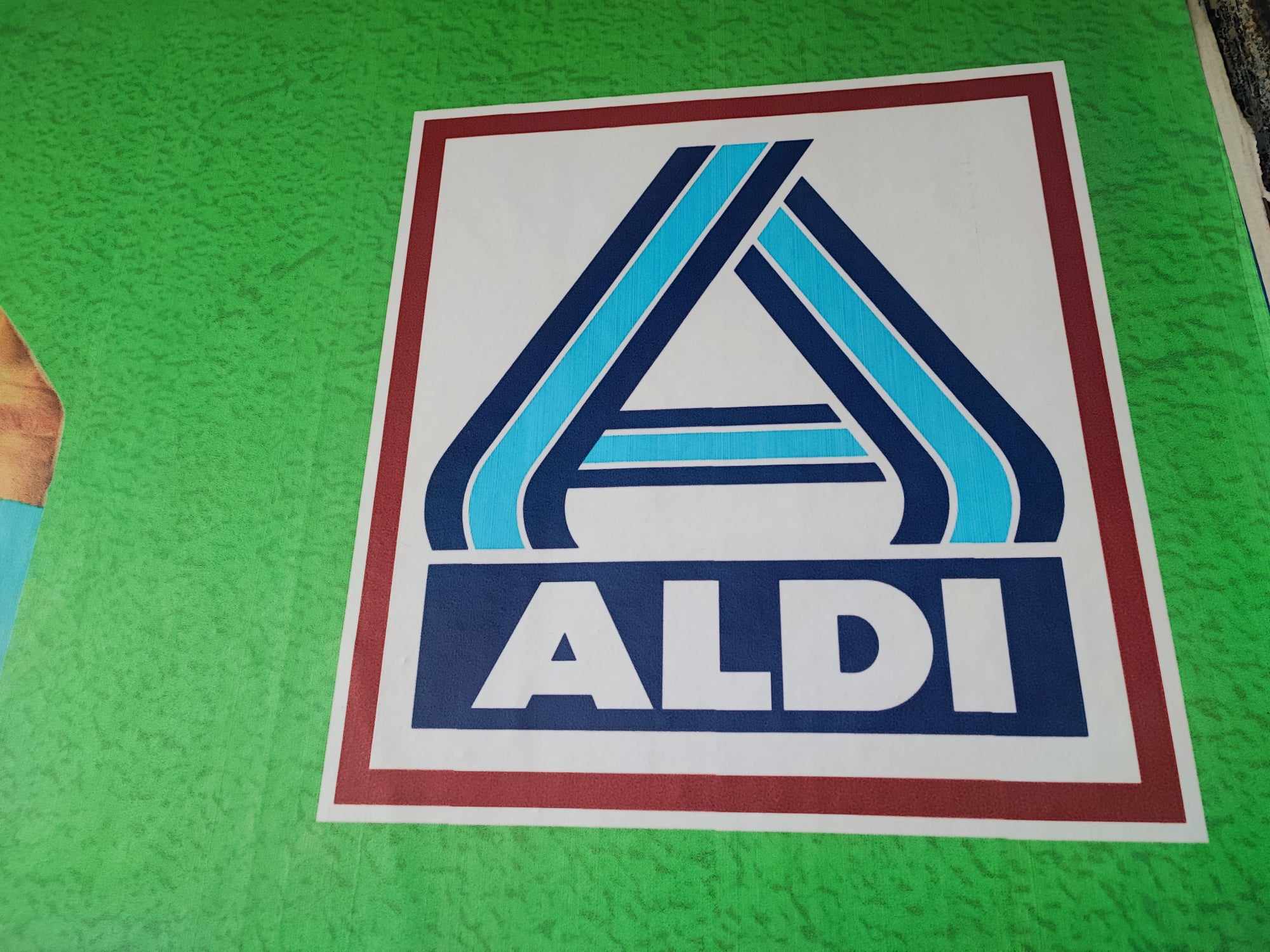Aldi kończy weekend wielką falą promocji. Mięso, masło i 1+1 gratis