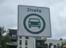 Znak wjazdu do Strefy Czystego Transportu. | Fot. Warszawa w Pigułce.