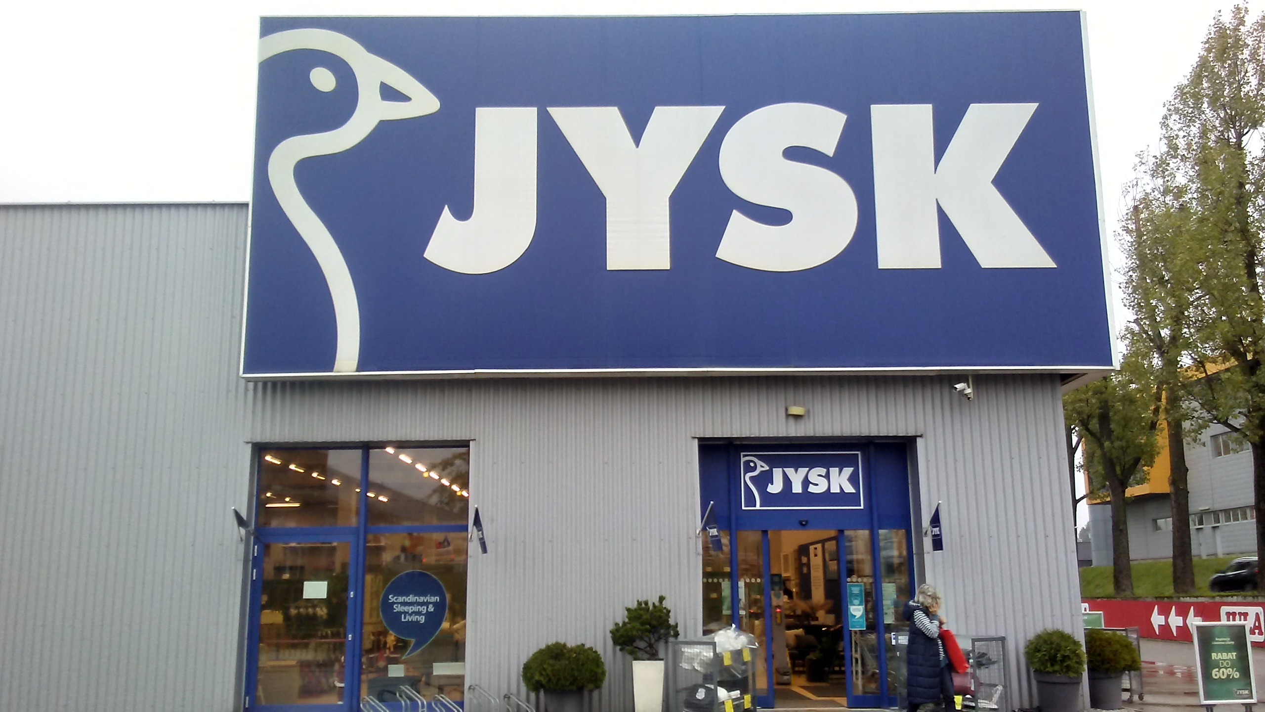 JYSK tnie cenę o 70 proc. Ten praktyczny hit kosztuje teraz mniej niż 20 zł