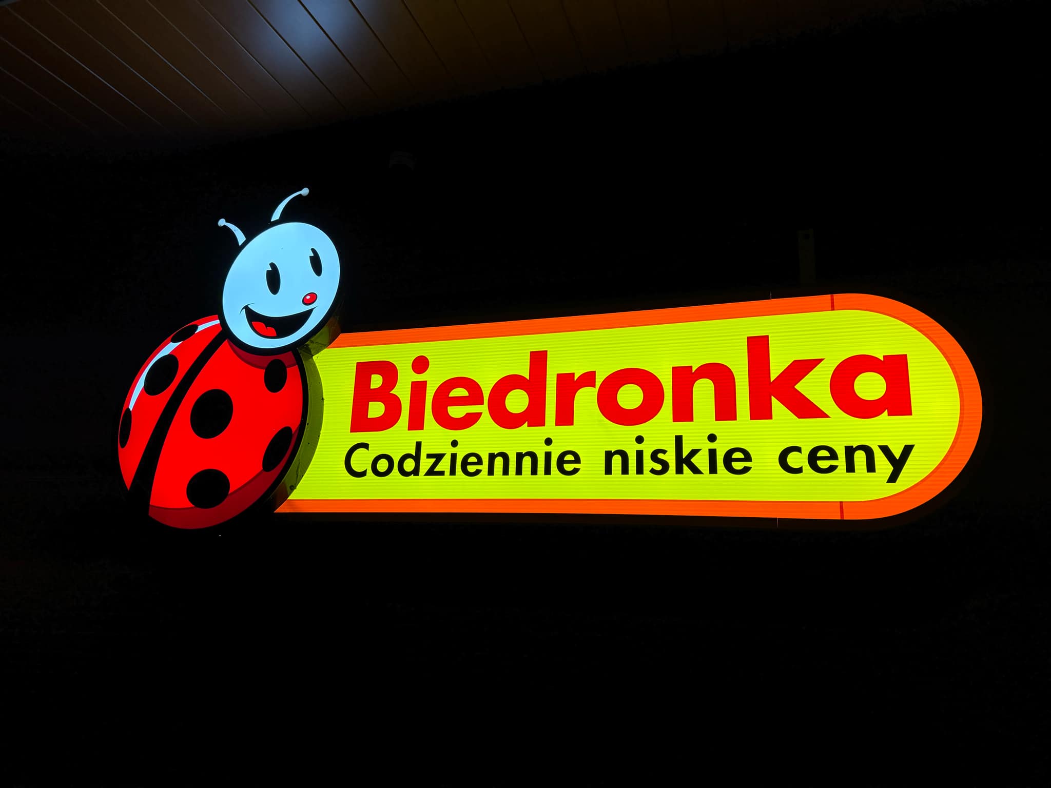 Biedronka startuje z nową promocją i wprowadza limity – boi się szturmu na sklepy?