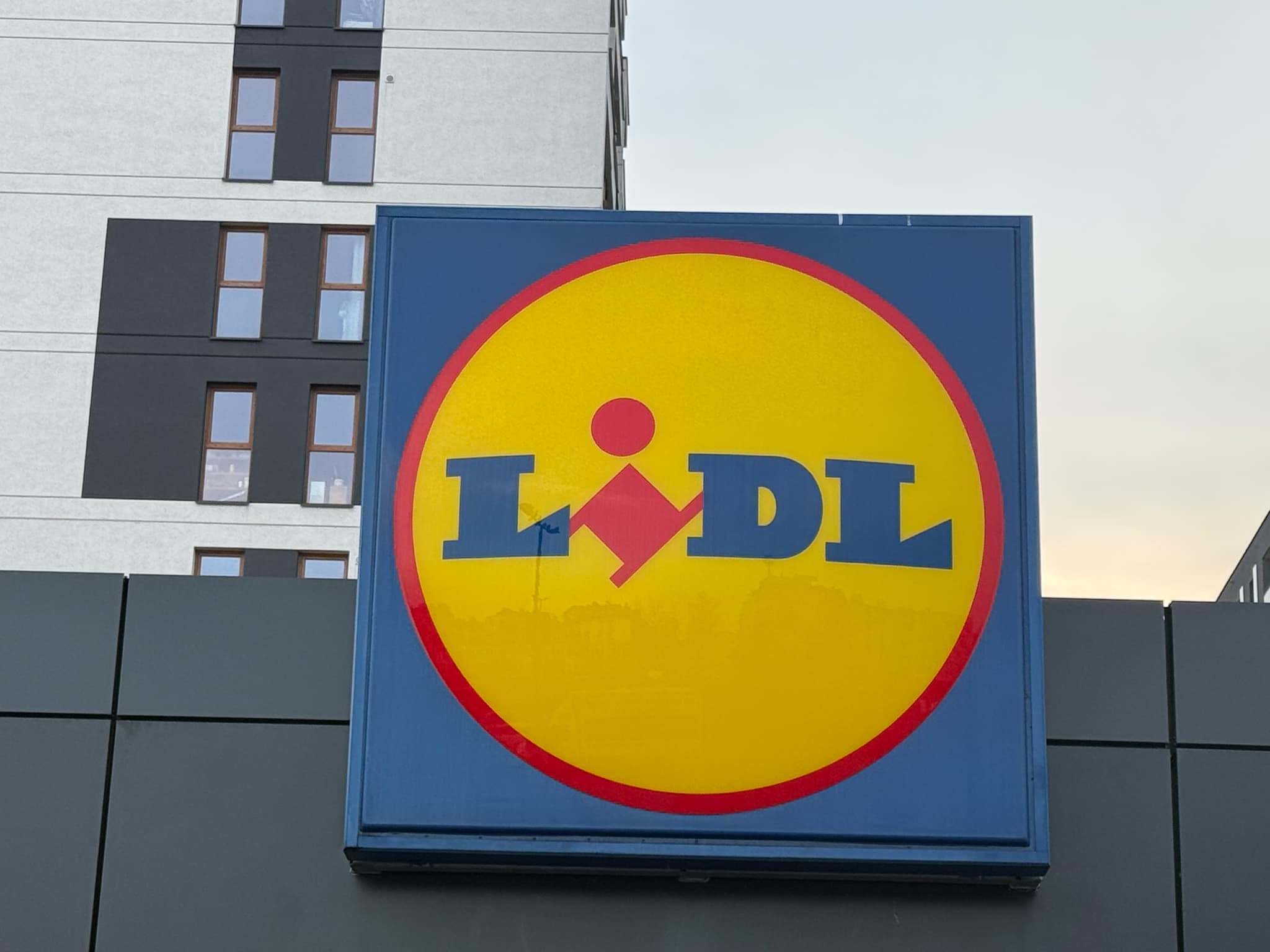 Gigantyczna promocja w Lidlu. Pączki choćby za 39 groszy, sprawdź, które smaki są przecenione