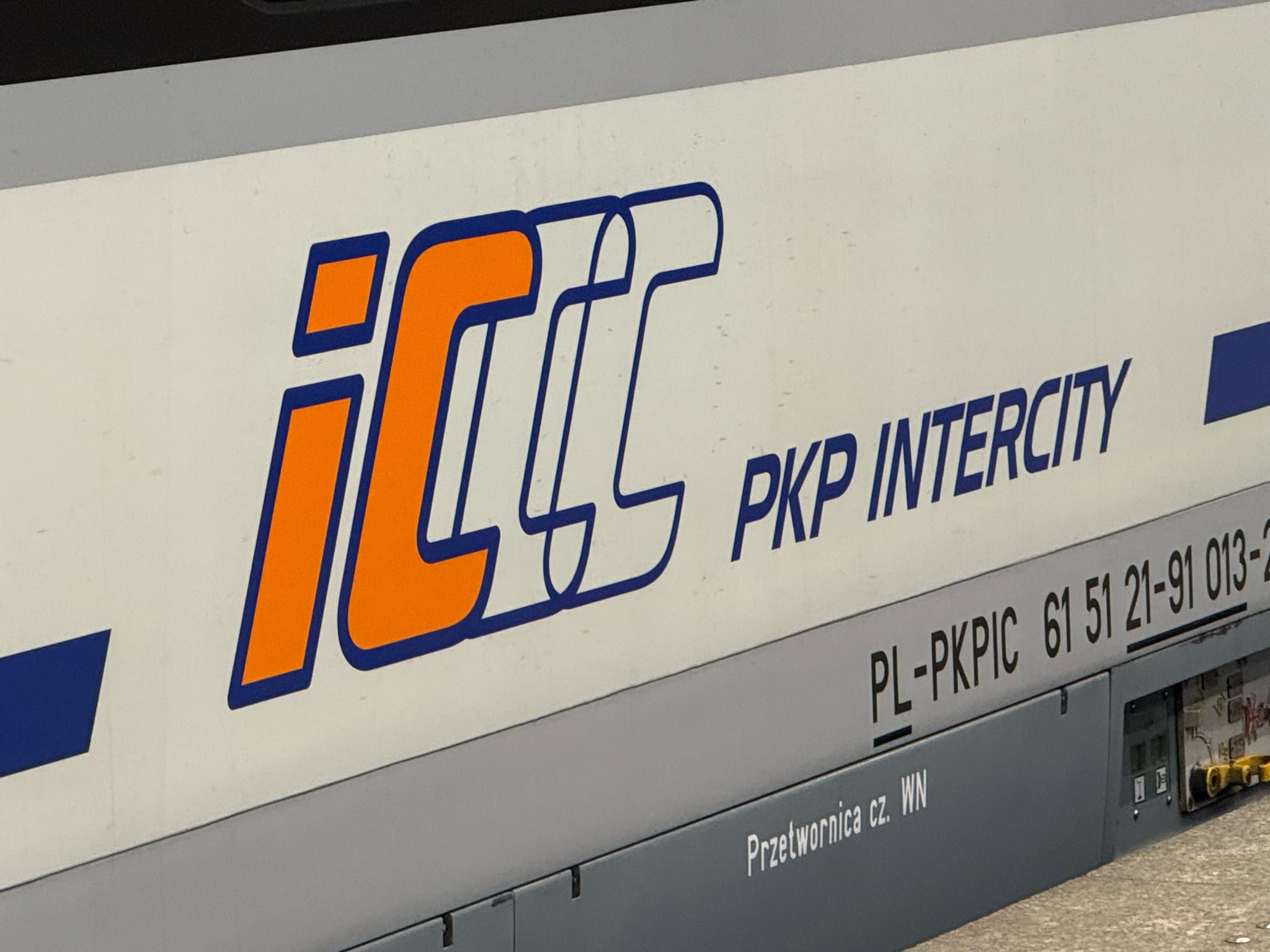 Sprawdź, czy dotyczy Twoich podróży: PKP otwiera sprzedaż biletów znacznie wcześniej. Nowe zasady od 3 grudnia