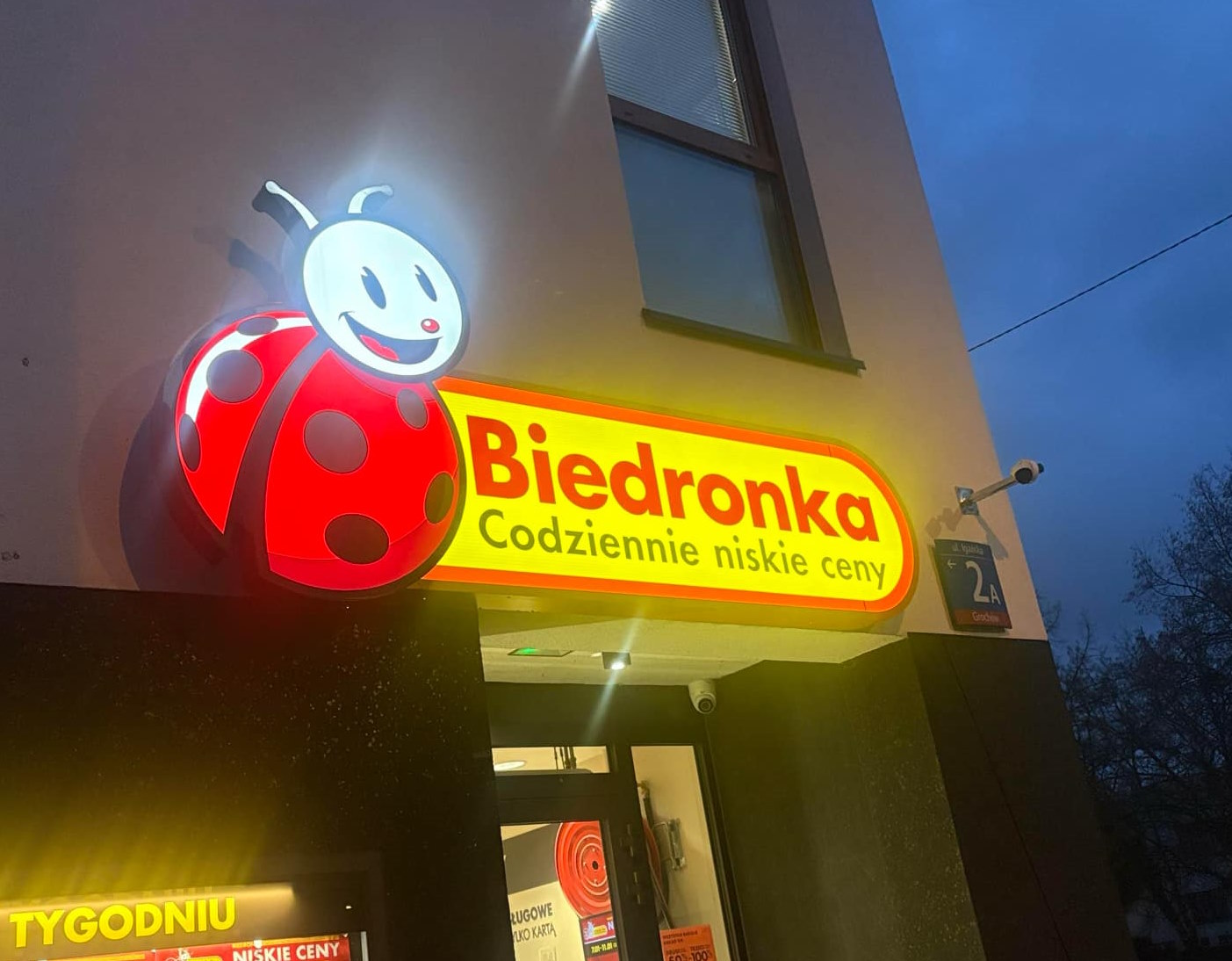 Klienci szturmem ruszą do Biedronki. Nadchodzi markowa kolekcja w niesamowitej cenie