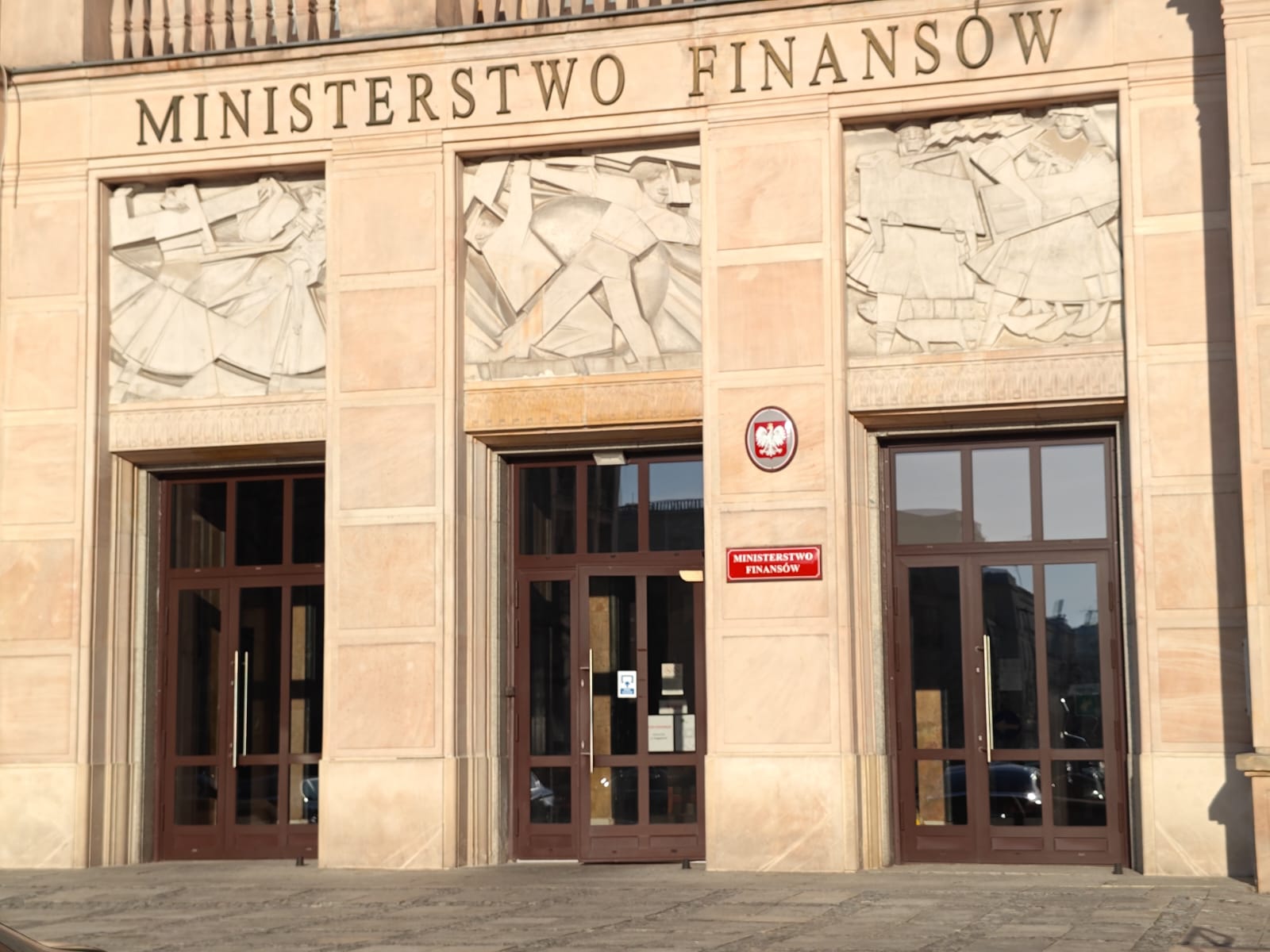 Budżet na minusie już w styczniu. Koszty długu rosną o niemal 100 proc.