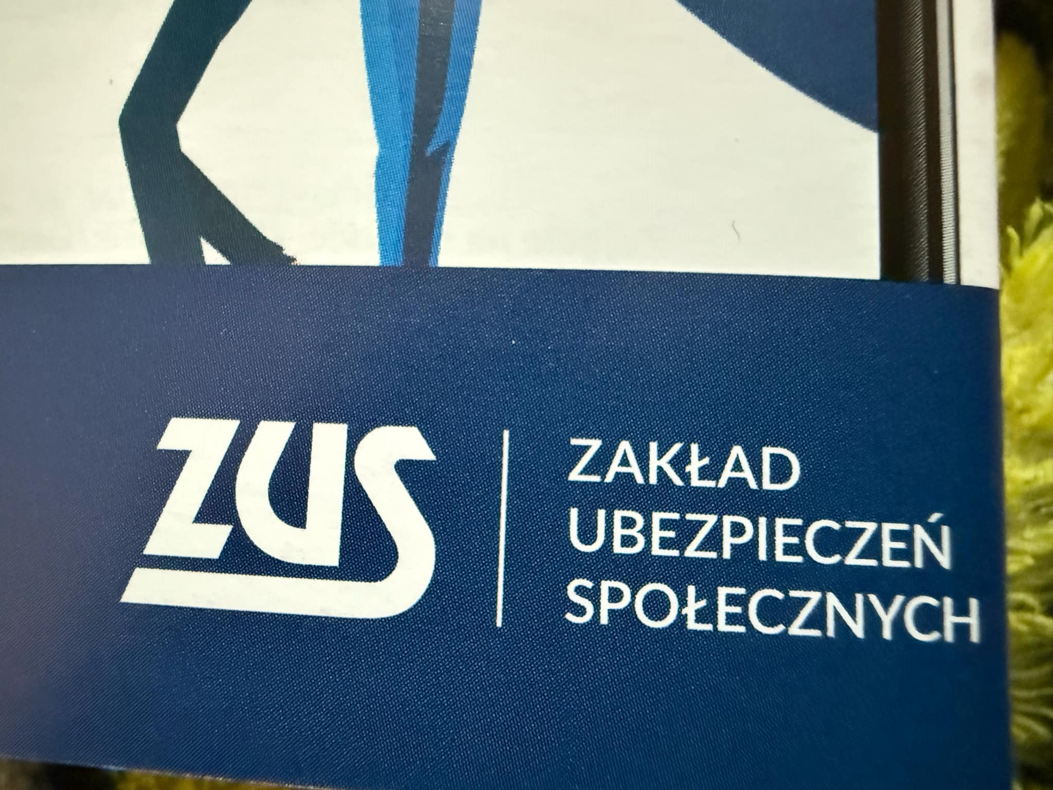 Emeryt wygrał z ZUS. Dostał 18 tys. zł, a jego emerytura wzrosła. Sprawdź, czy dotyczy to także Ciebie
