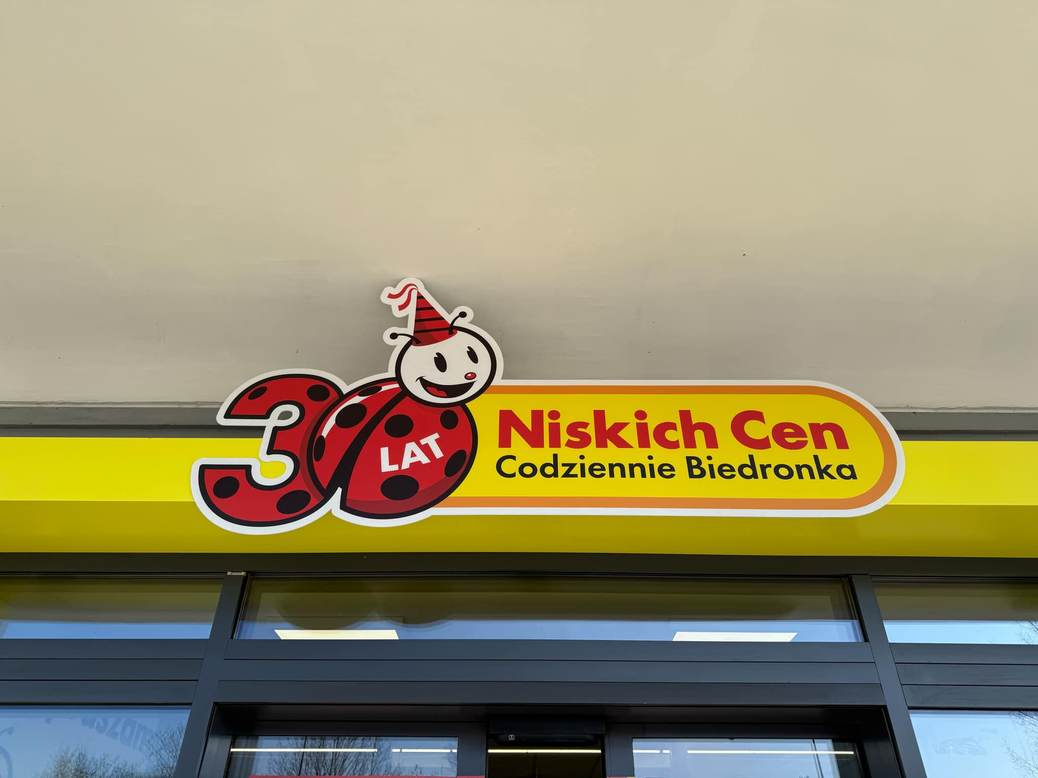 Biedronka rusza z ofensywą cenową. Od poniedziałku klienci mogą szturmować sklepy