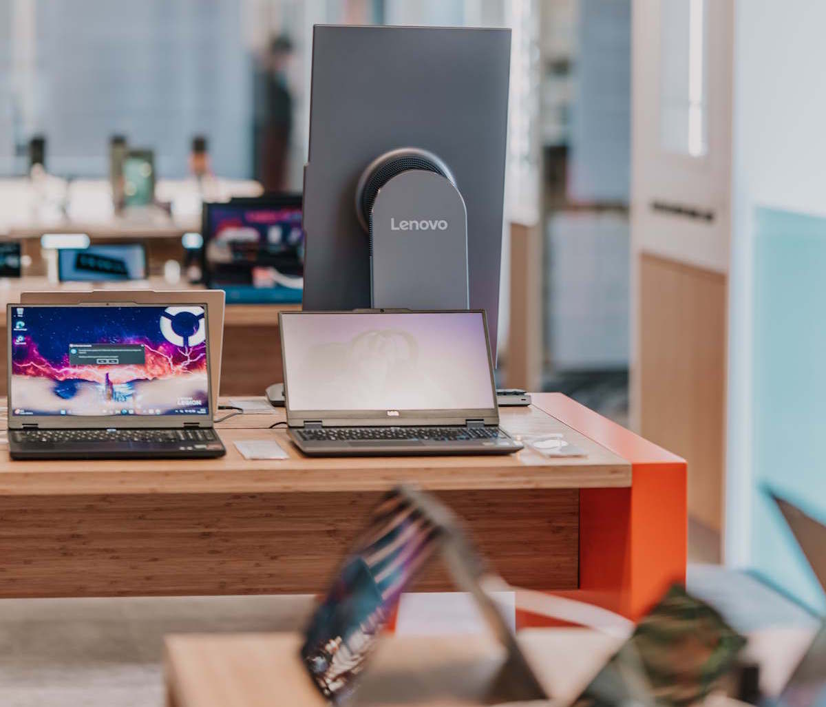 Showroom Lenovo & Motorola świętuje pierwsze urodziny. Klienci mogą liczyć na wyjątkowe prezenty