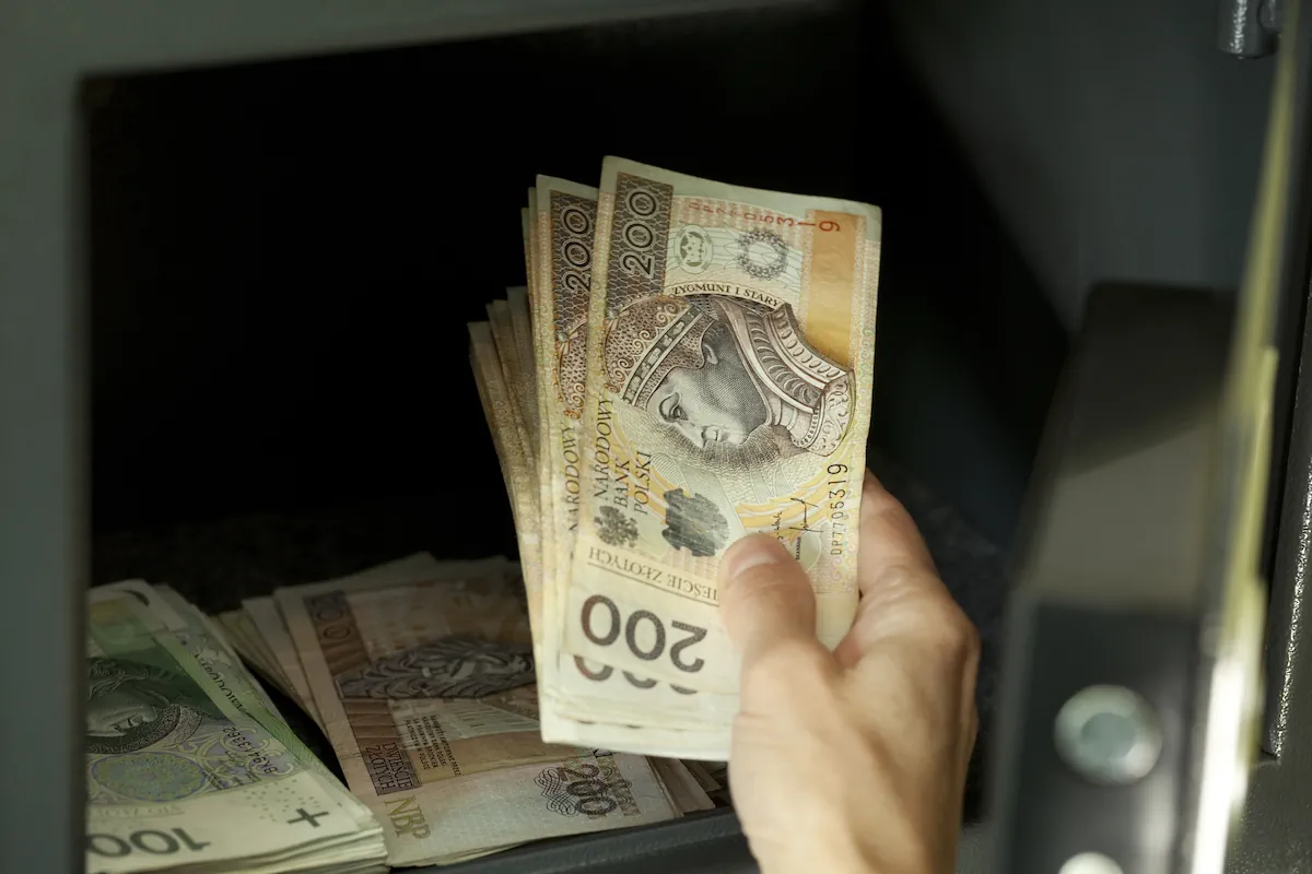 Ta branża króluje na rynku pracy. Ludzie zarabiają choćby 32 tys. zł miesięcznie. Wielu ukończyło studia lub technika o takim profilu