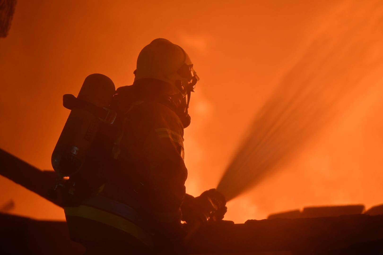 Pożar ciężarówki na autostradzie A2. Ruch w kierunku Warszawy został wstrzymany