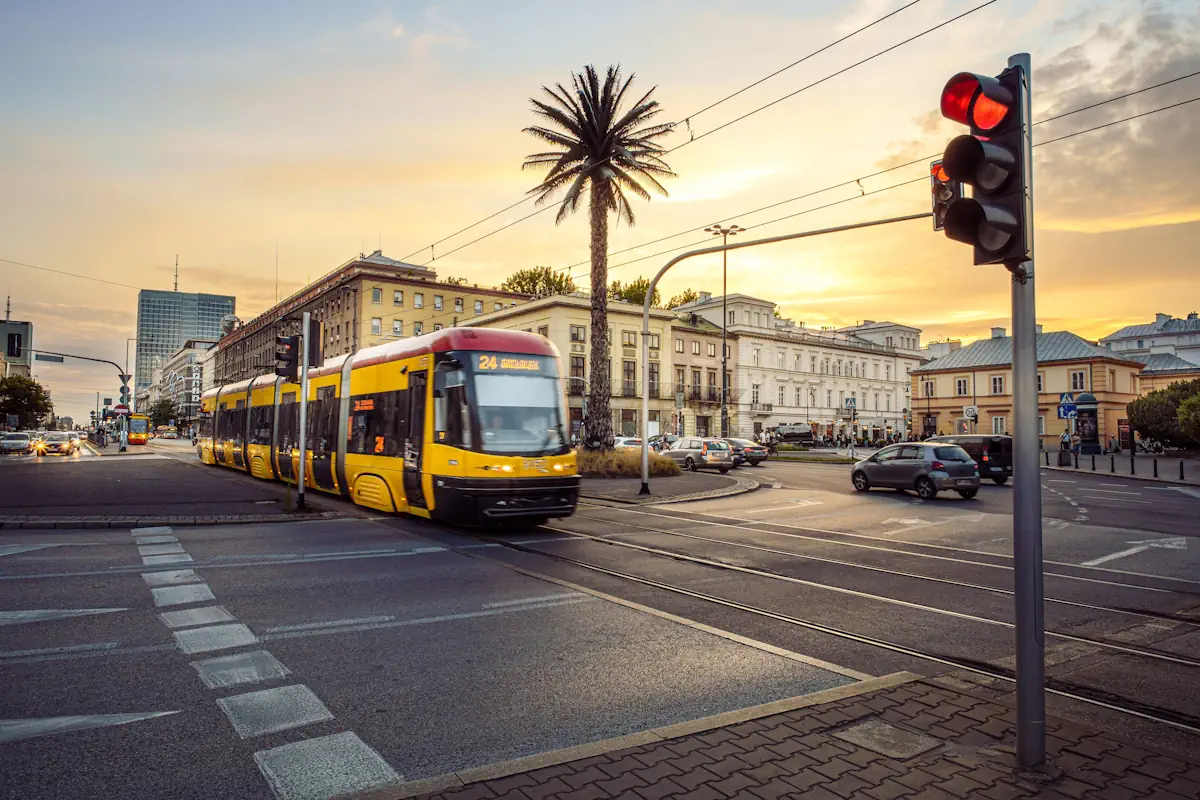Tramwaj na Rondzie De Gaulle 