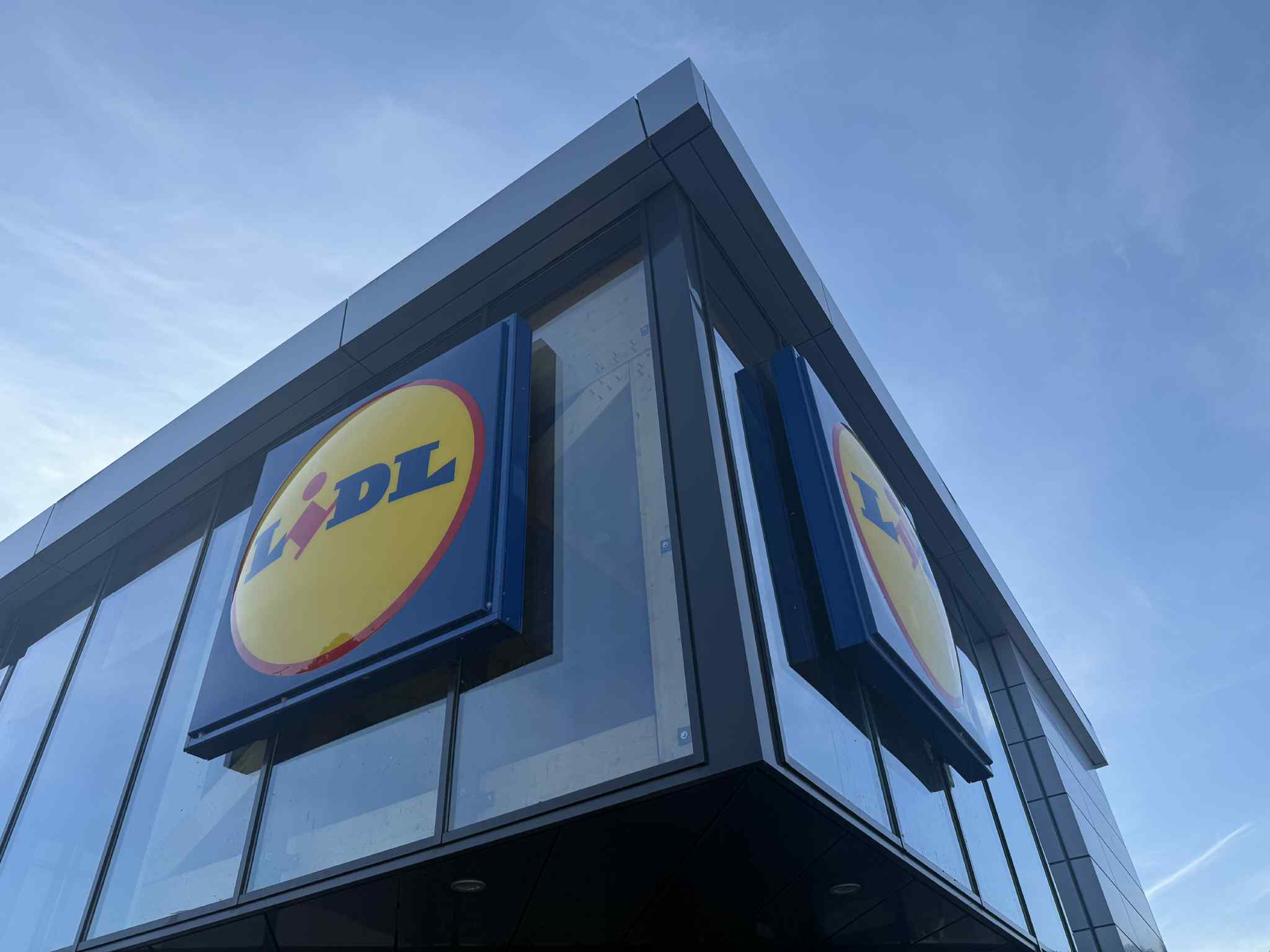 Lidl otwiera nowy sklep pod Warszawą. Poszukuje pracowników i oferuje tyle pieniędzy