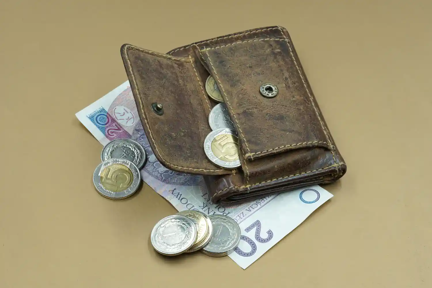 Nowe zasady stypendiów miały ruszyć szybciej. Sejm wciska hamulec