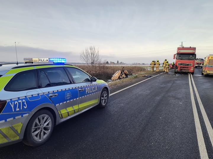 Śmiertelny wypadek na Mazowszu. Doszło do zderzenia czołowego