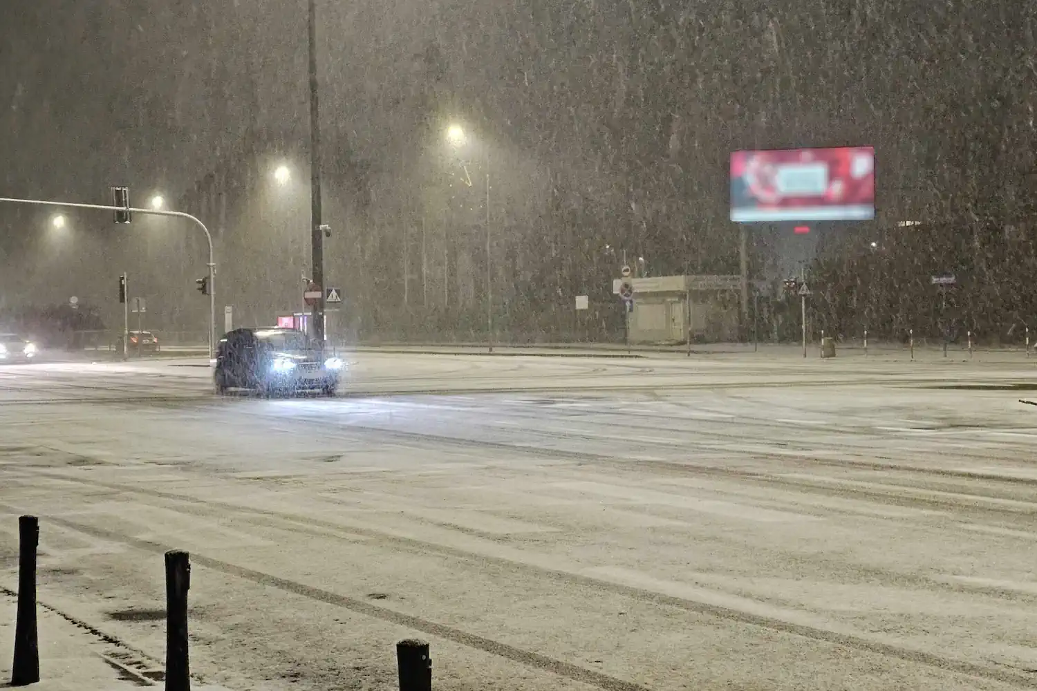 Prawdziwy atak zimy. Śnieżyce uderzą w Polskę. IMGW ostrzega: spadnie choćby 50 cm śniegu, takiej sytuacji dawno nie było
