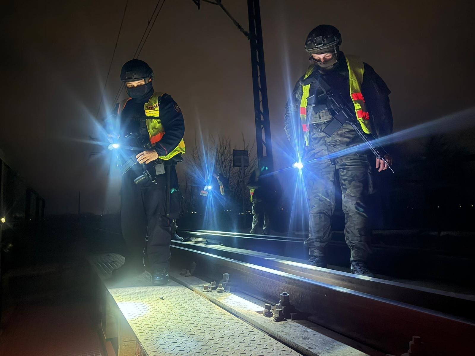 Wojsko ruszyło do akcji. 400 żołnierzy przez całą dobę. A to jeszcze nie koniec