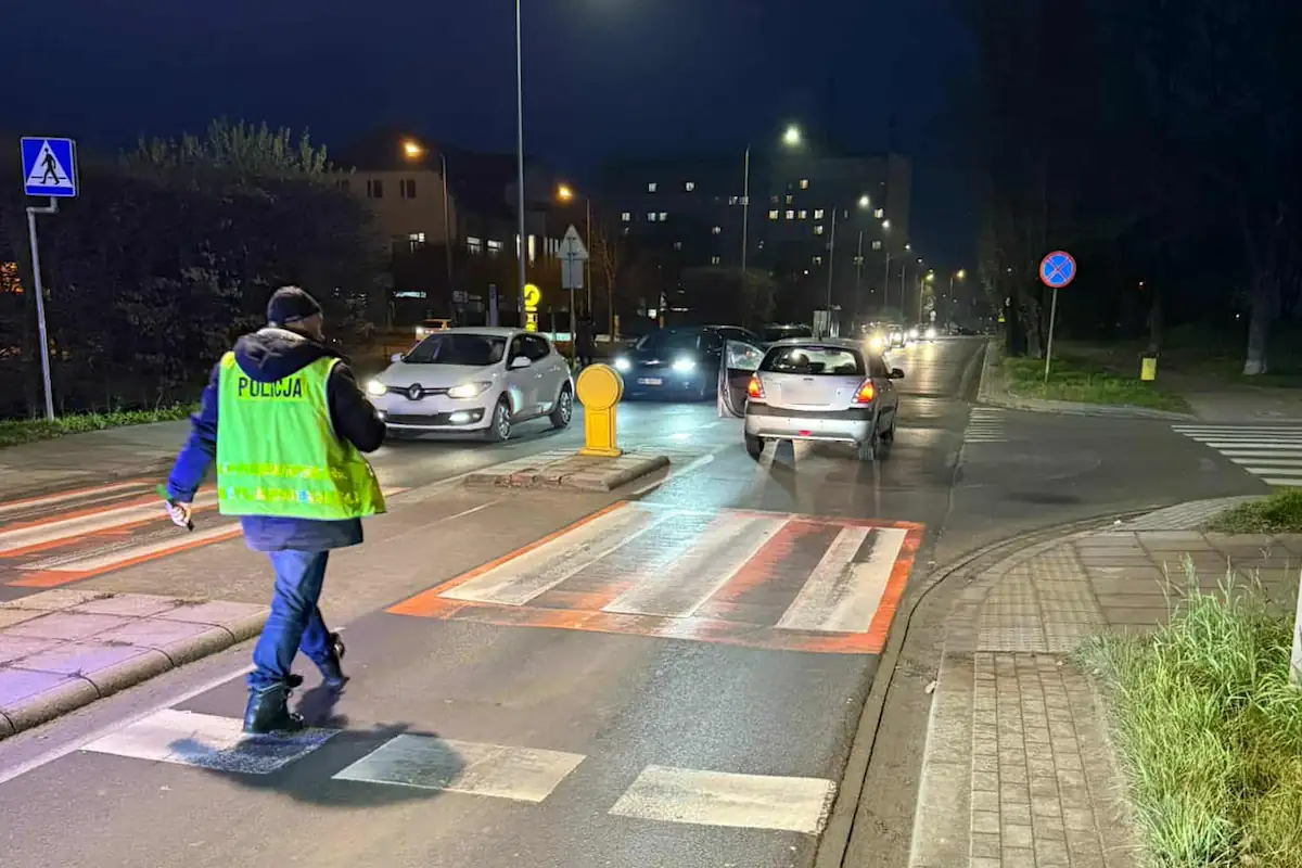 Poważne potrącenie na przejściu w Płocku. Utrudnienia potrwają do wieczora