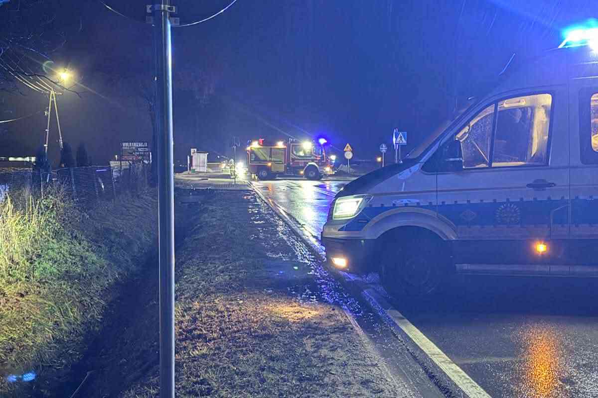 Poważny wypadek na Mazowszu. Rowerzysta walczy o życie, droga będzie zablokowana aż do 21