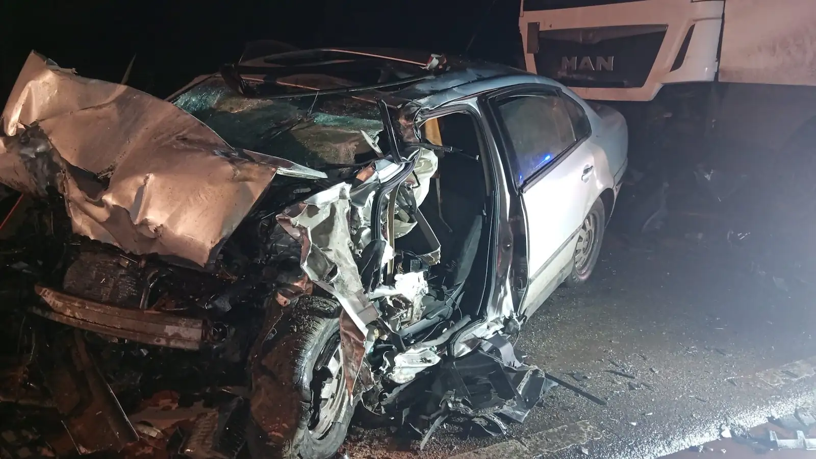 Tragiczny wypadek na Mazowszu. Jedna osoba nie żyje. DK60 całkowicie zablokowana