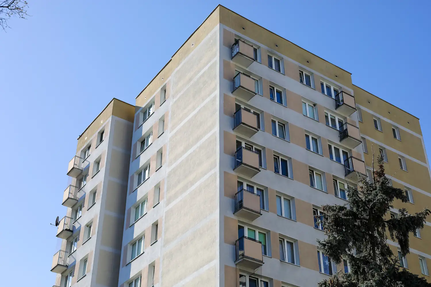 Zakaz montowania powyżej 4 piętra. Spółdzielnie wysyłają pisma do mieszkańców