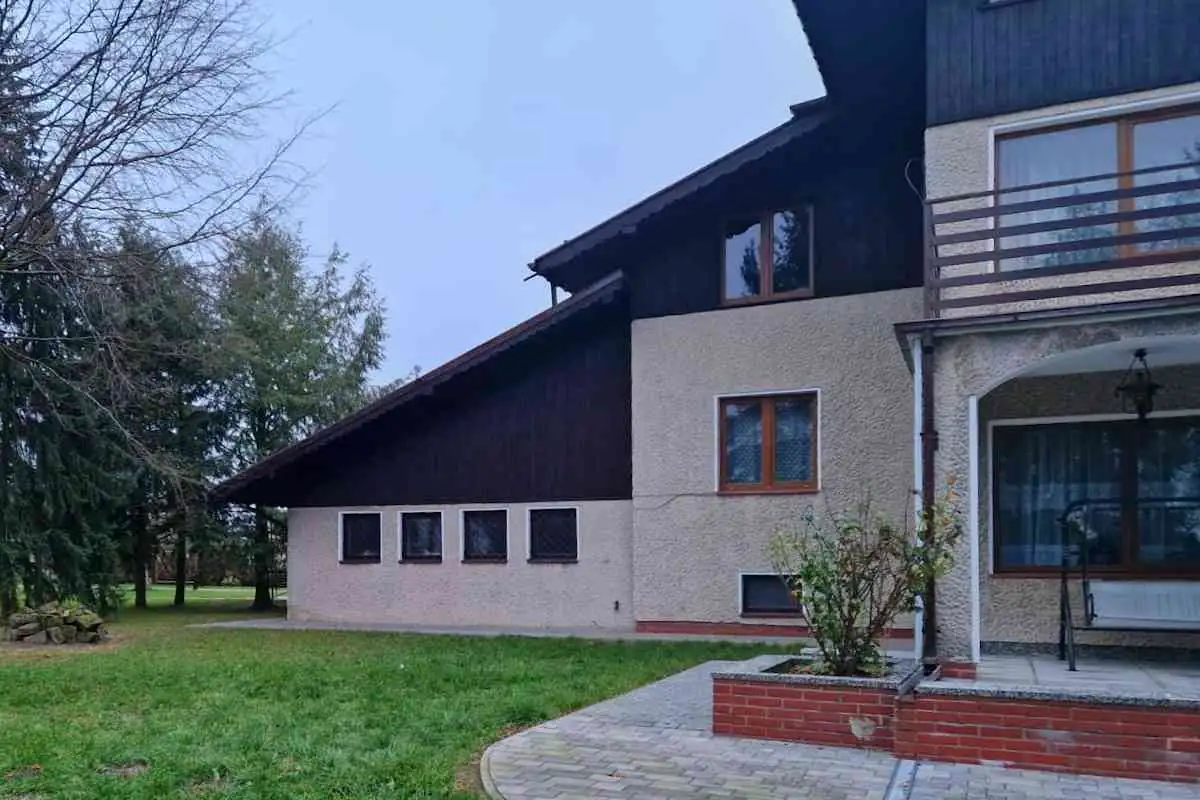 Sąsiad montuje panele, a Ty zapłacisz więcej? Naukowcy ostrzegają przed „spiralą śmierci”